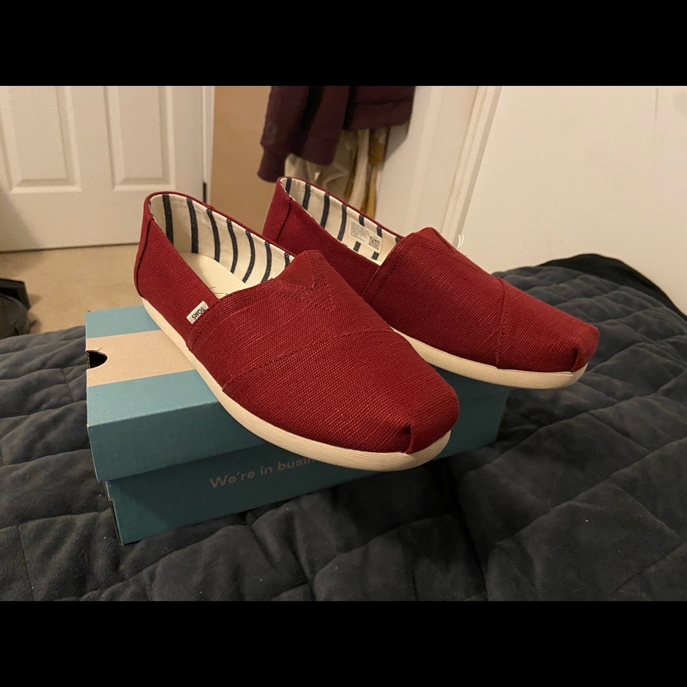 Toms